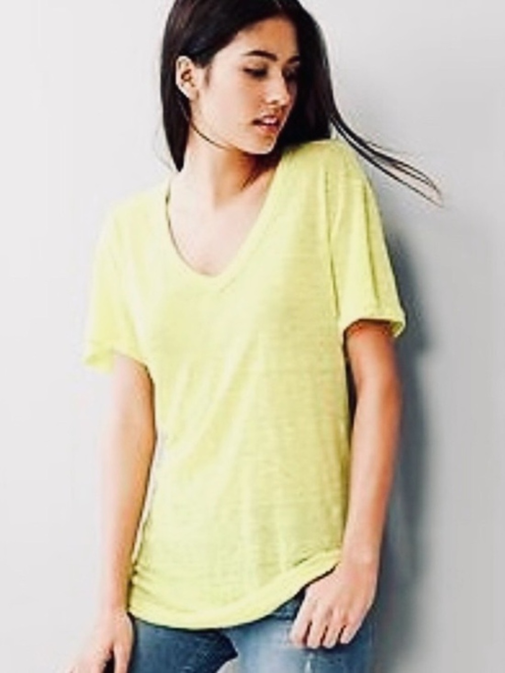 GAP Linen Blend V-Neck Tee Light Lemon L